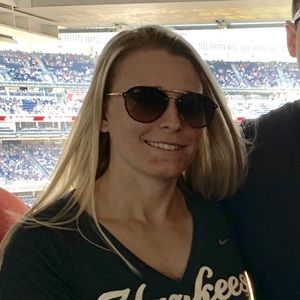 Meet your Posher, Toni-ann